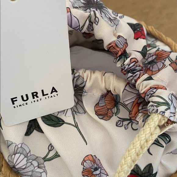 FURLA weave drawstring bucket bag NWT - Picture 6 of 8